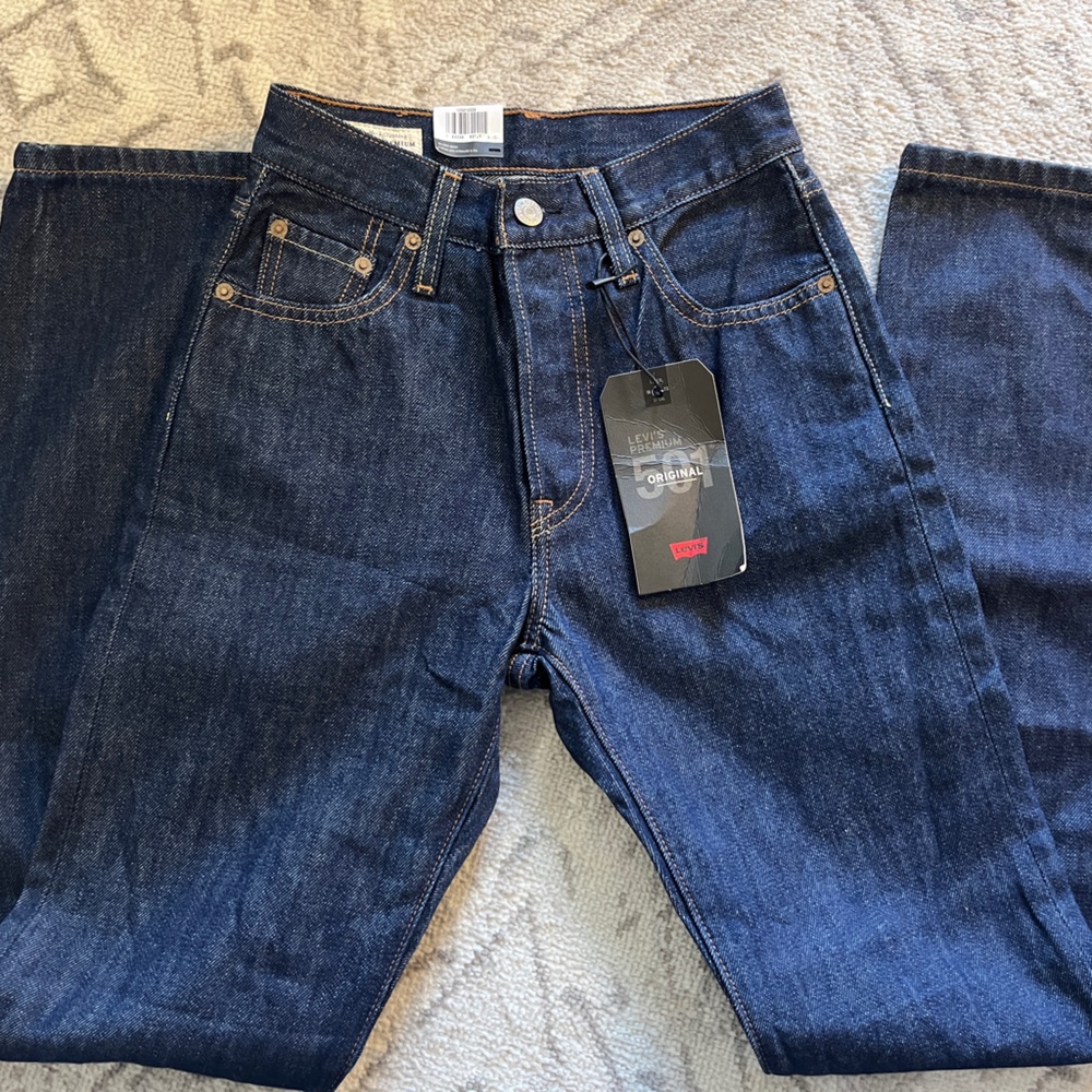 Levi's women’s Blue Jeans W23xL32 NWT